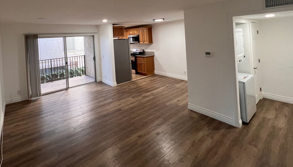 Primary Photo - Modern 2-Bedroom Apartment in Gated Van Nu...