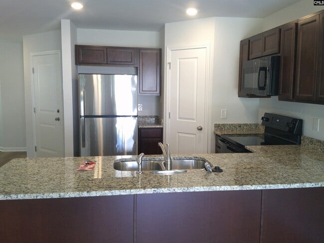 Building Photo - 2758 Prince Charles Ct