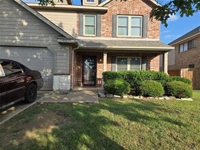 Building Photo - 2914 Thistlewood Dr