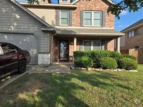 Building Photo - 2914 Thistlewood Dr