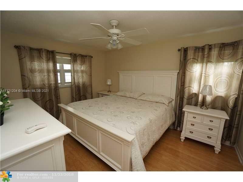 Primary Photo - 224 Hibiscus Ave