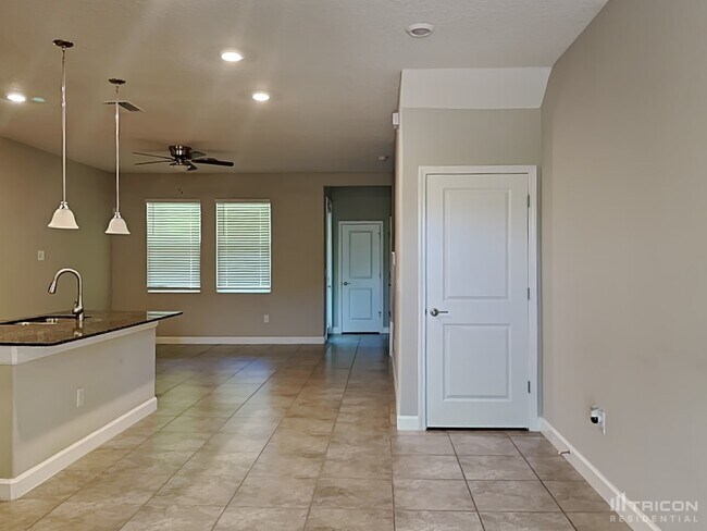 Foto del edificio - 6865 Citrus Creek Ln