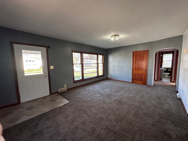 Foto del edificio - 3 bedroom house $850