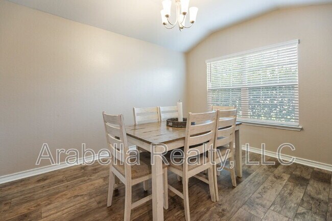 Foto del edificio - 6420 Kingsley Edge