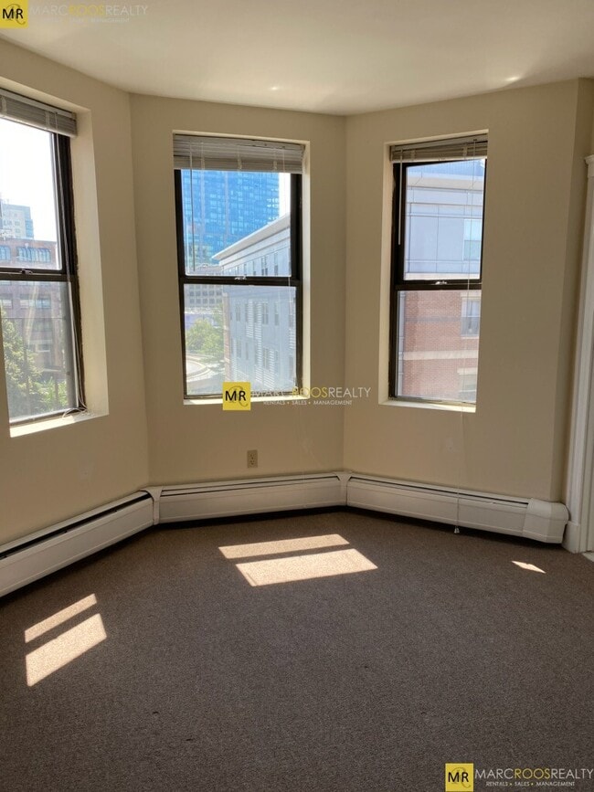 Building Photo - 515 Beacon St