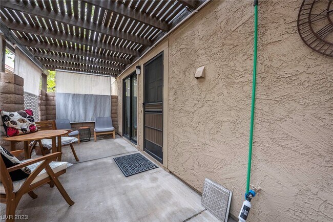 Foto del edificio - 1844 Mimosa Ct