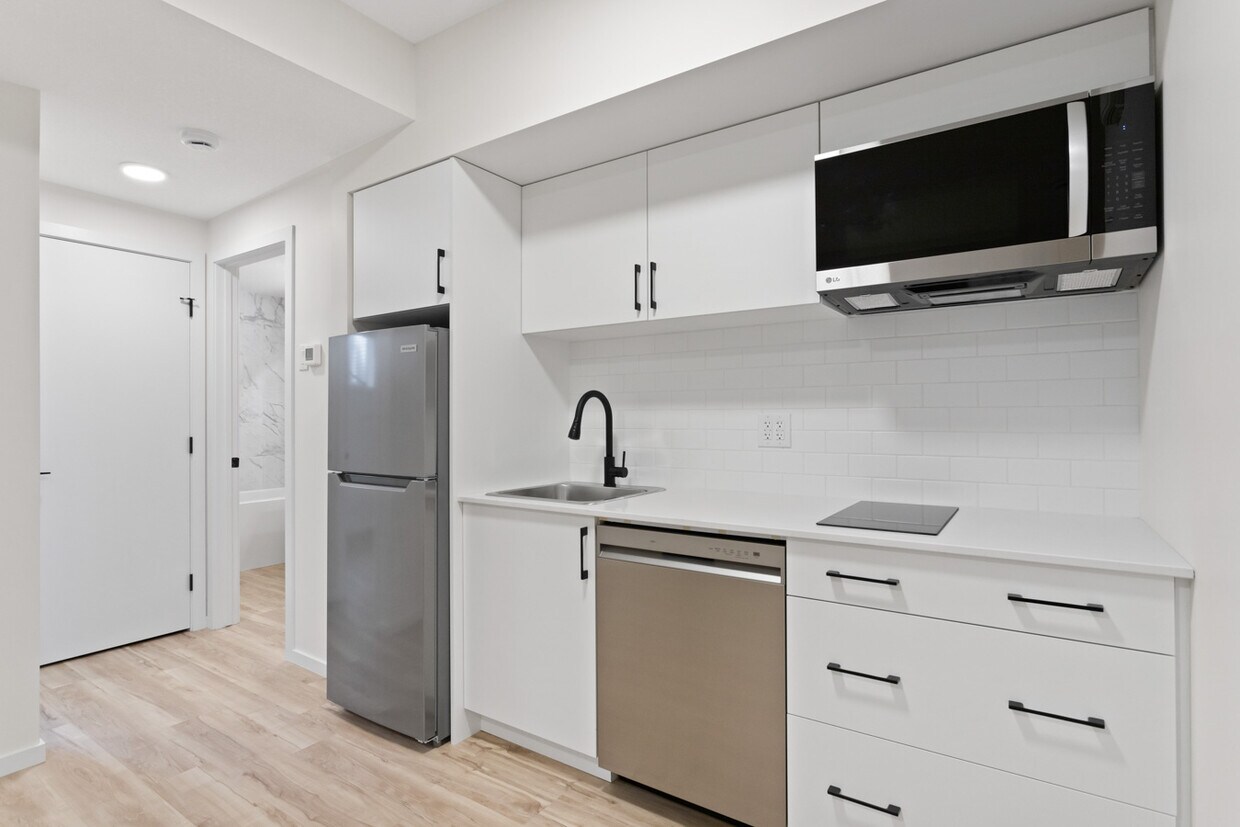 Primary Photo - 11510-11587 87 St NW