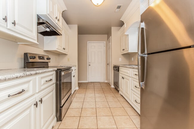 Building Photo - Spacious 3-Bedroom Toney Home with Two-Car Garage