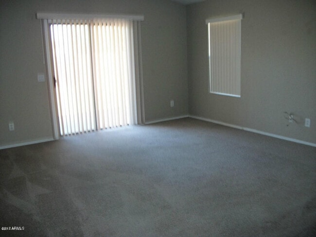 Building Photo - 3222 S Justin Dr