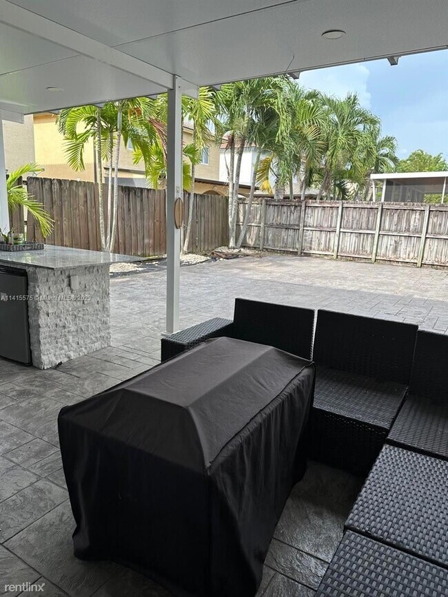 Foto del edificio - 4 br, 3 bath House - 15885 SW 140th St