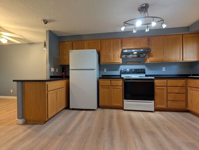 Foto del edificio - 2-Bedroom, 1.5-Bath Sunset Meadow Townhous...