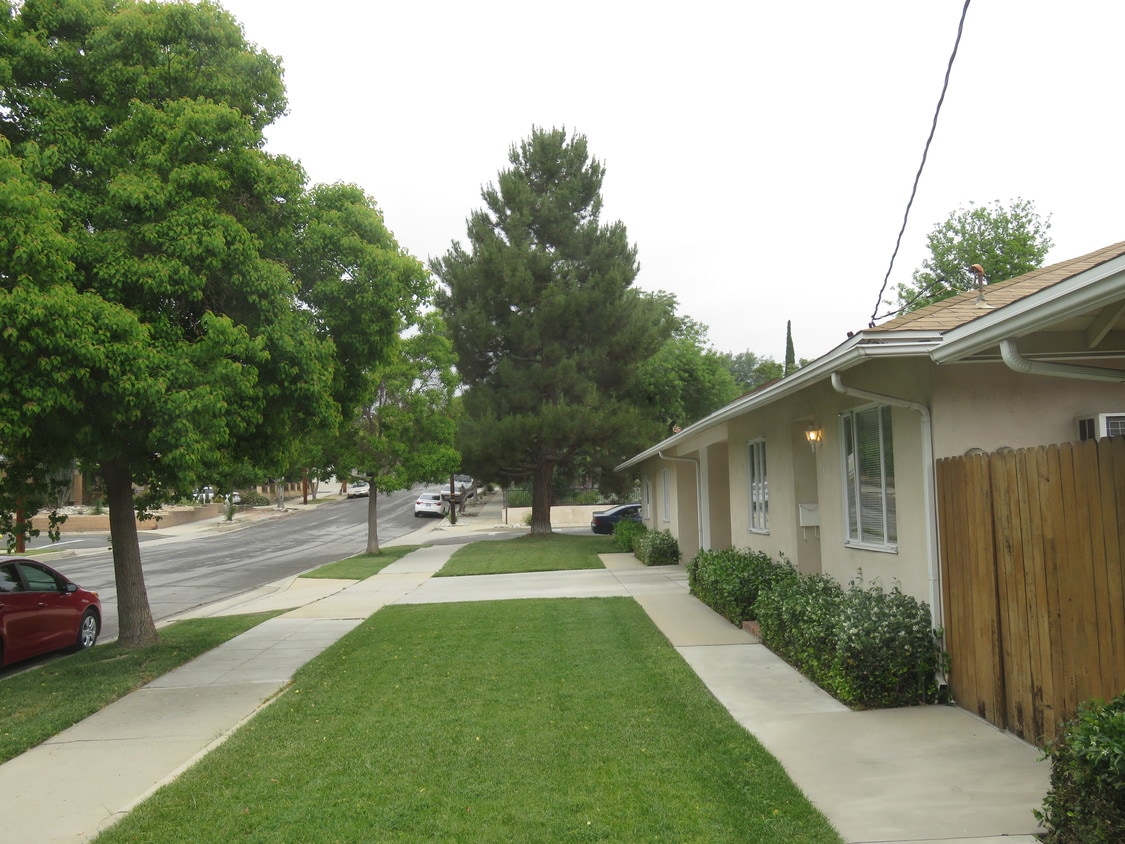 View north - 314 N Monte Vista Ave