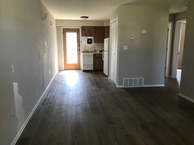 View from entrance lr and kitchen - 540 Wooddell Ct