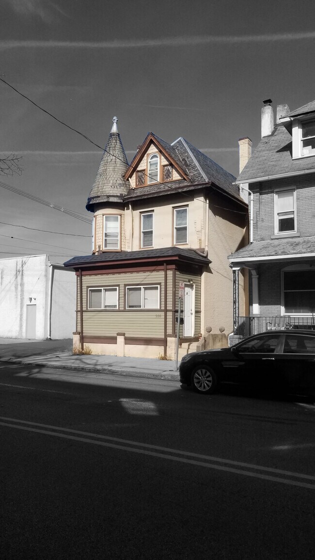 Building Photo - 235 Beech St