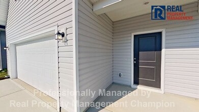 Building Photo - 1095 Hanson Dr