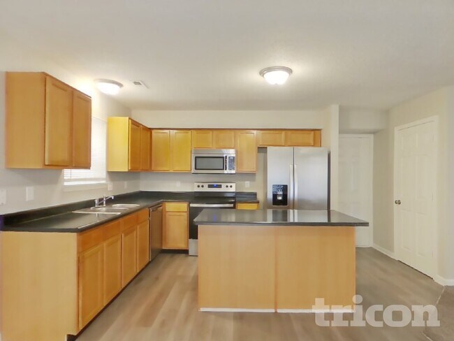 Foto del edificio - 594 Sun Ridge Blvd