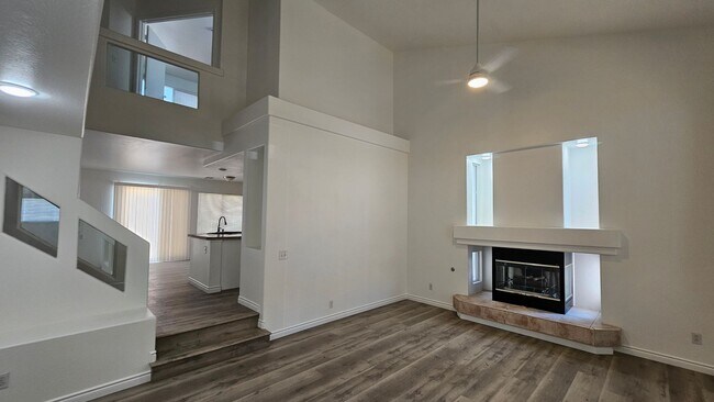 Foto del edificio - 4 Bedrooms near Silverado Ranch!