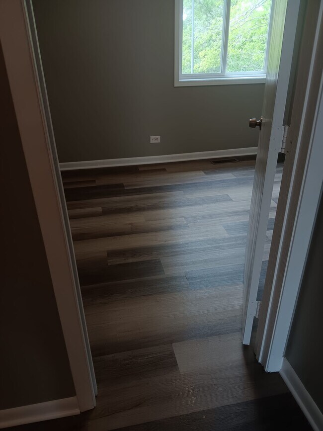 Foto del edificio - 522 Meadow Green Ln