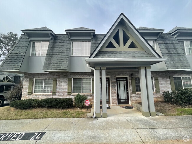 Building Photo - 114 Rondak Cir SE