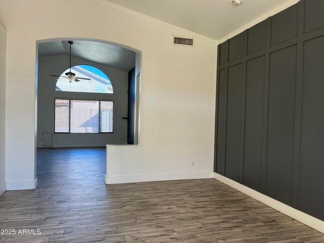 Foto del edificio - 1128 E Sheffield Ave