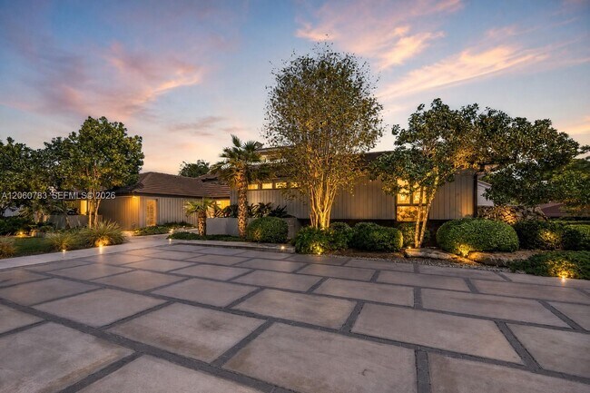 Foto del edificio - 451 Ridge Rd