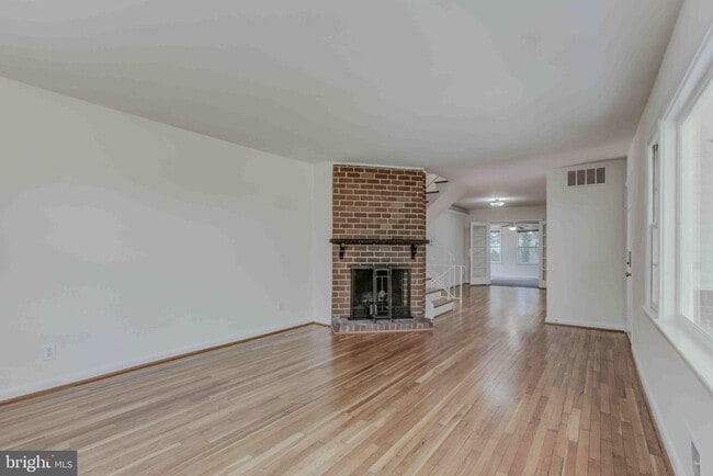 Foto del edificio - 9703 Stoneham Terrace