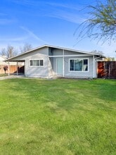 Building Photo - 202 W Lynn Ave