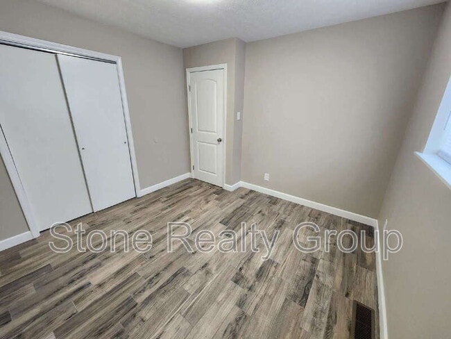 Building Photo - 2004 N 25th St