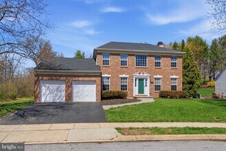 Building Photo - 19 Ironwood Dr