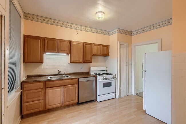 Foto del edificio - 3529 N Lowell Ave