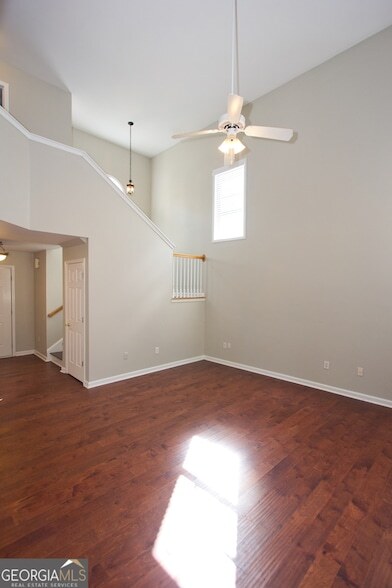 Foto del edificio - 585 Chapel Walk Ln SE