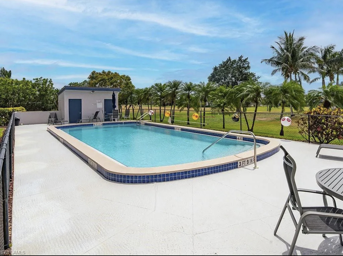 swimming pool! - 190 Pebble Beach Blvd