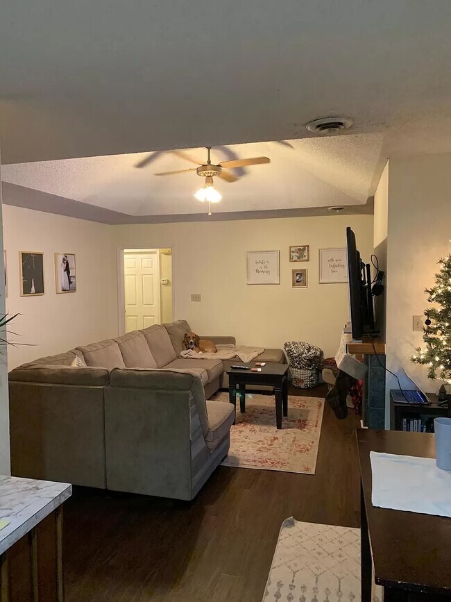 625 W Edgewood St, Springfield, MO 65807 Townhome Rentals in