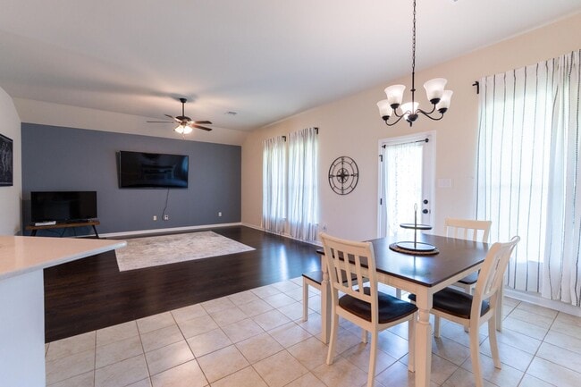 Foto del edificio - Victoria Meadows 3 bedroom, 2 bathroom Home