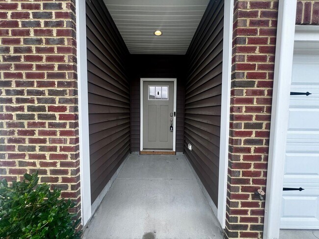 Building Photo - Welcome home to Coleman Farms
