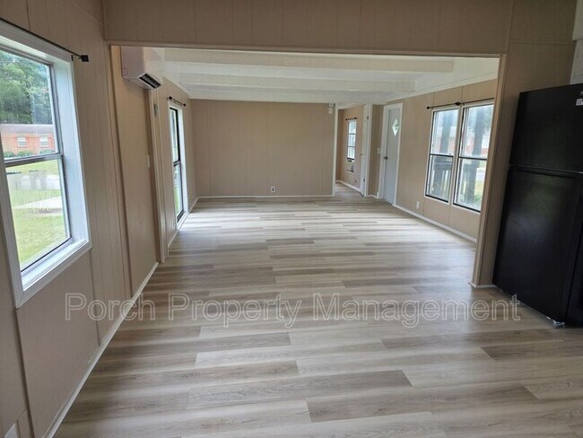 Foto del edificio - 1207 Mills Ave