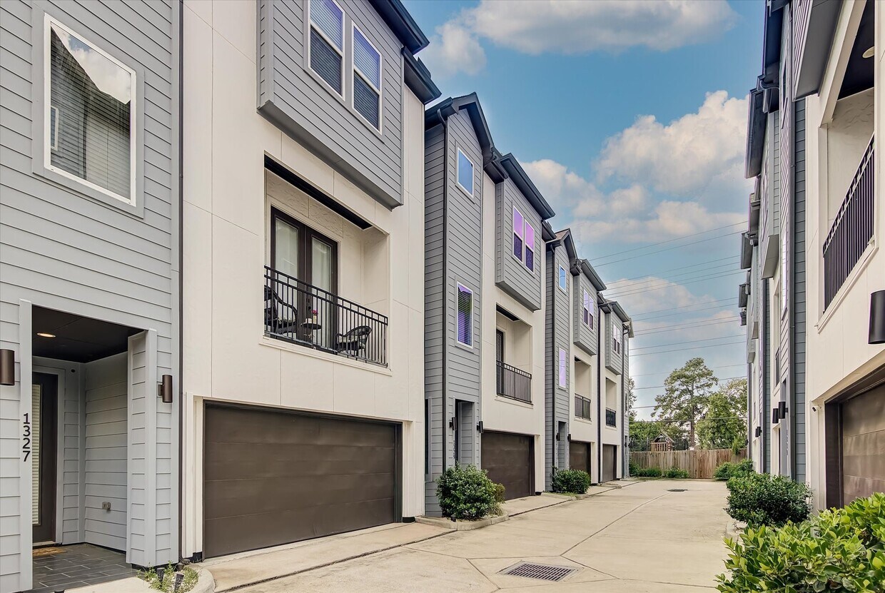 Foto principal - 1329 Buescher Dr