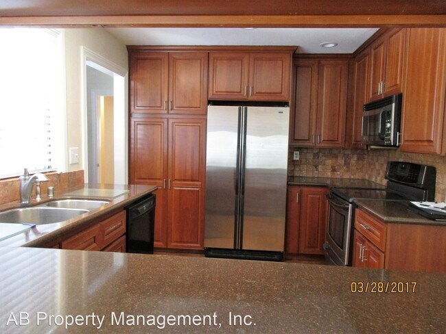 Building Photo - 4 br, 2 bath House - 5453 Blackbird Drive