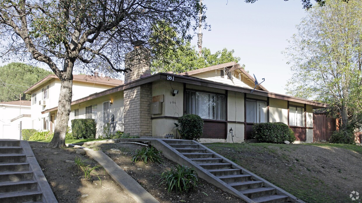 Primary Photo - 969 Springfield St