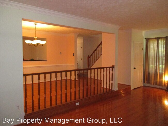 Building Photo - 3 br, 3.5 bath House - 11650 Sun Circle Way