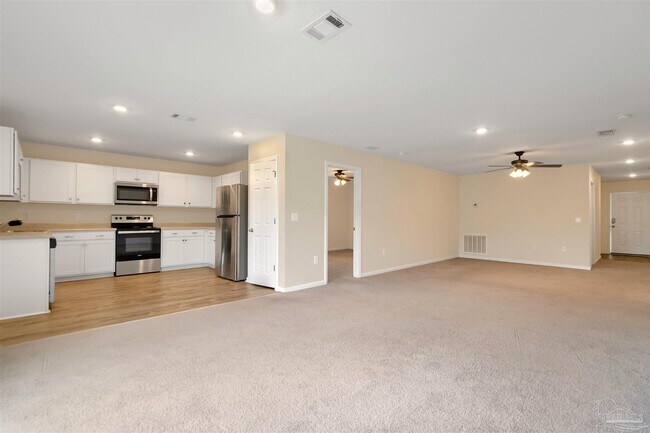 Foto del edificio - 8724 Schooner Ln