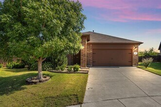 Building Photo - 100 Sunken Meadow Ct