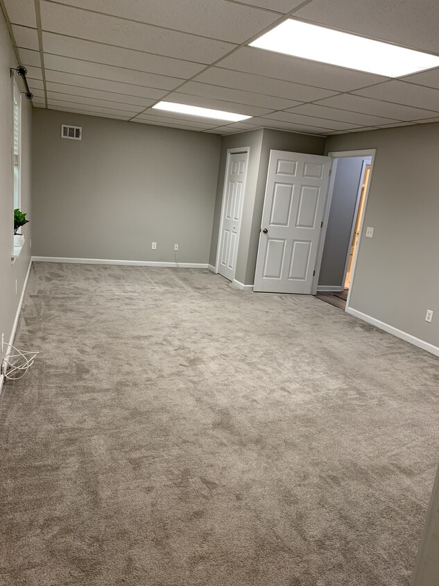 Large open concept Bedroom & Living Room - 5940 Woodberry Walk