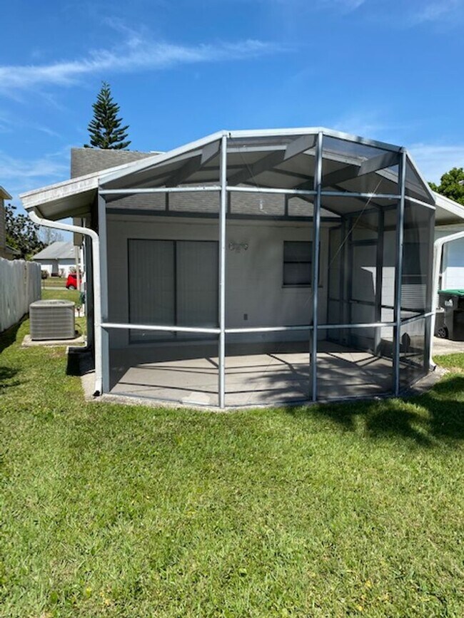 Foto del edificio - Charming Home in Whisper Lakes!! Available...