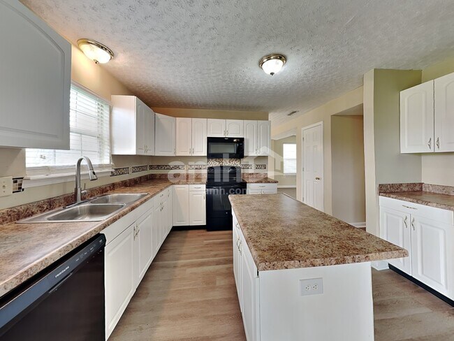 Foto del edificio - 5627 Wynridge Ct