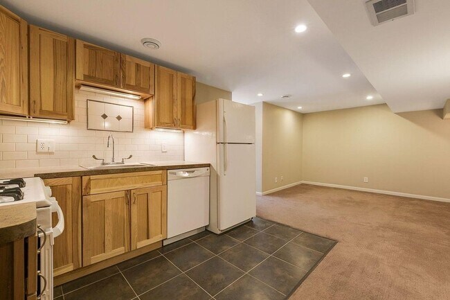 Cocina abierta/sala de estar - 6400 Hampshire Pl N