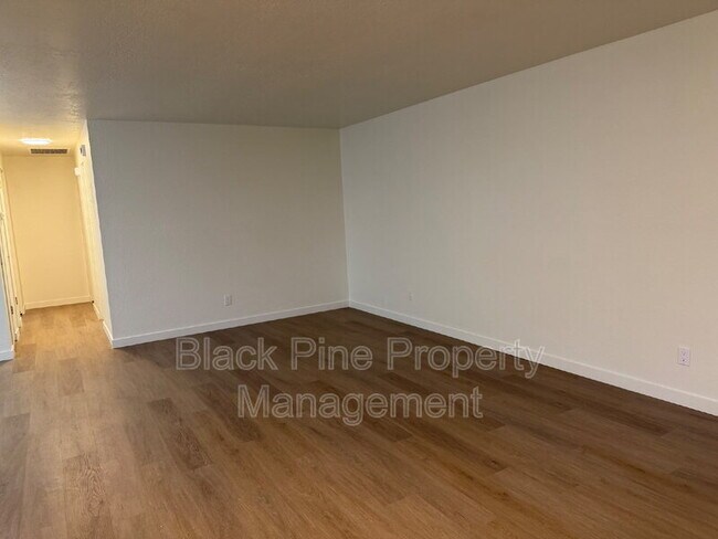 Foto del edificio - 1939 S Owyhee St