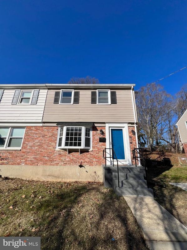 Foto del edificio - 5804 Shoshone Dr