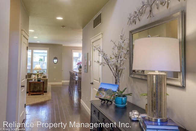 Building Photo - 5 br, 2.5 bath House - 15950 Parker Road