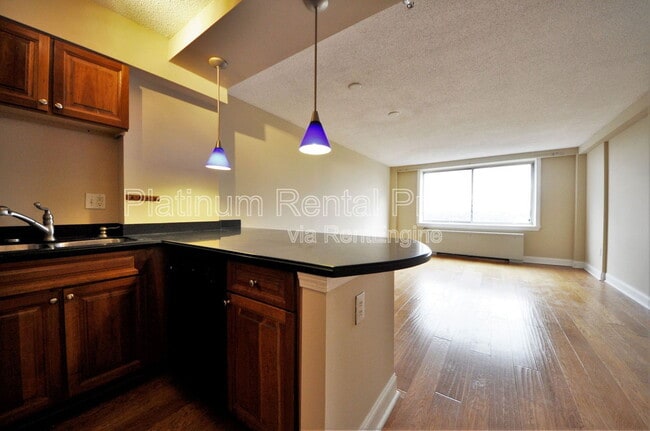 Foto del edificio - 2479 Peachtree Rd NE